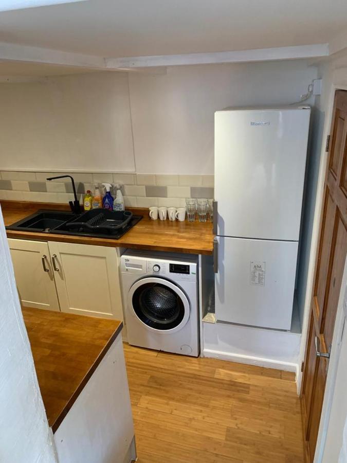 Beautiful Studio Apartment Milford Haven Εξωτερικό φωτογραφία