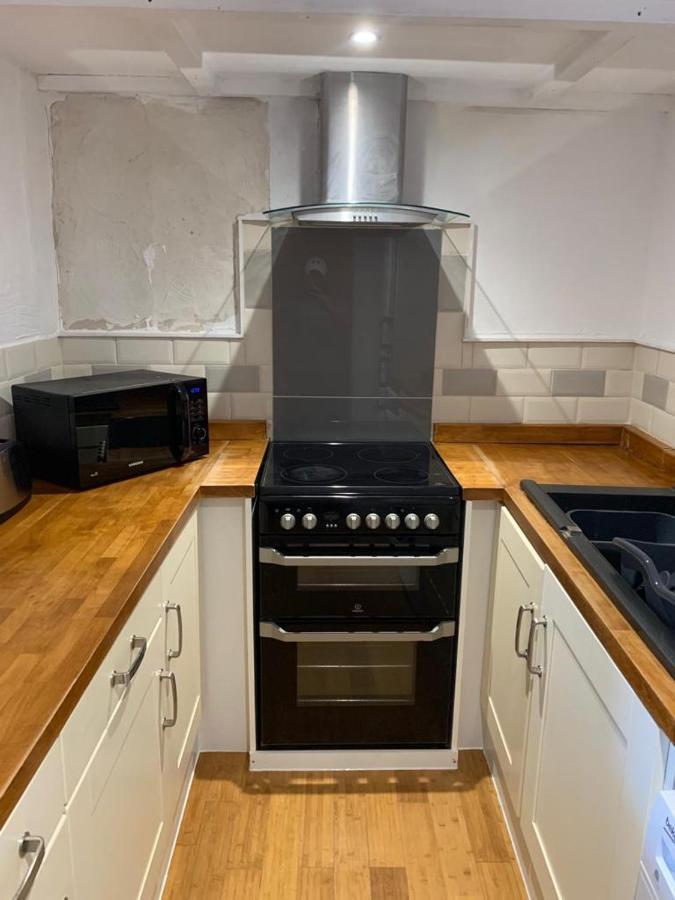 Beautiful Studio Apartment Milford Haven Εξωτερικό φωτογραφία
