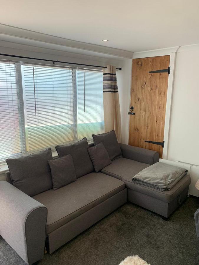 Beautiful Studio Apartment Milford Haven Εξωτερικό φωτογραφία