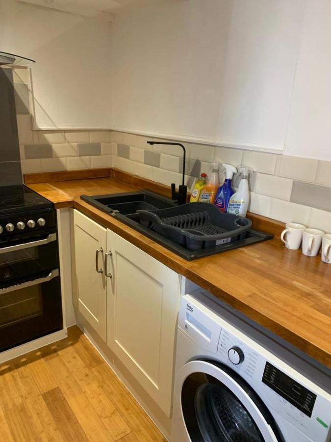 Beautiful Studio Apartment Milford Haven Εξωτερικό φωτογραφία