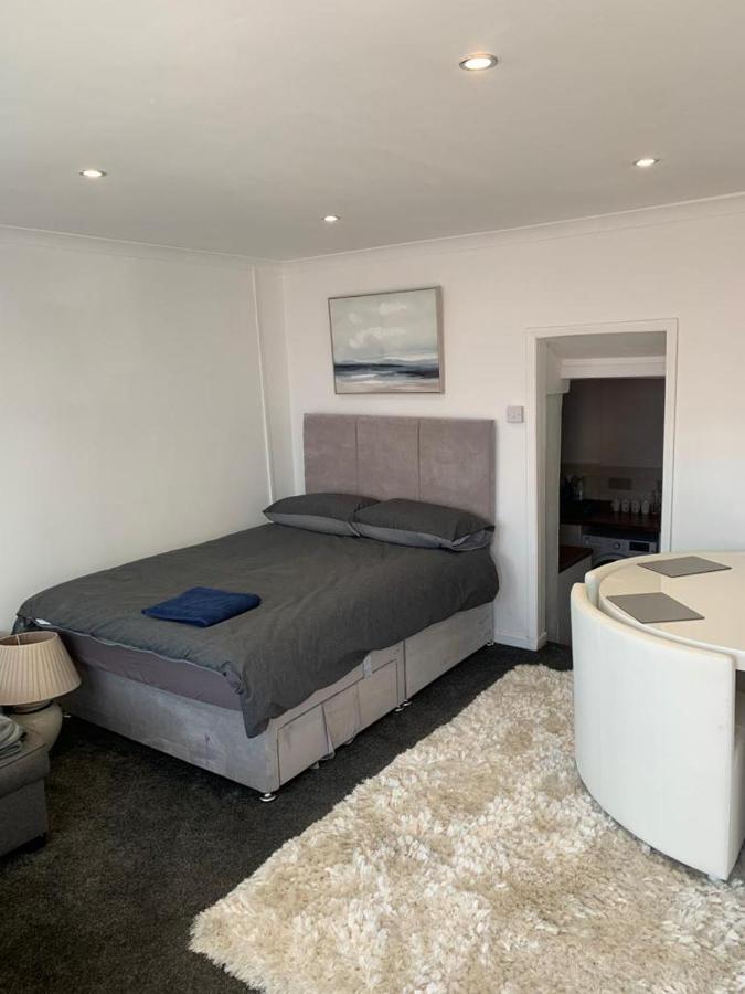 Beautiful Studio Apartment Milford Haven Εξωτερικό φωτογραφία
