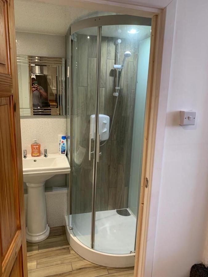 Beautiful Studio Apartment Milford Haven Εξωτερικό φωτογραφία